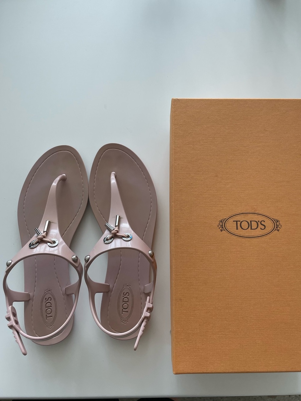 Tod’s Blush Pink Jelly Thong Sandals Size 39
